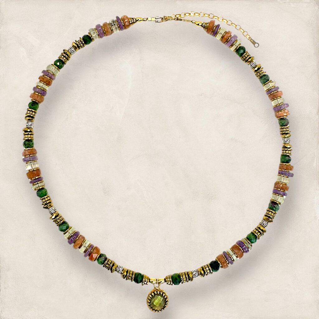 collier pierre du soleil CLEO